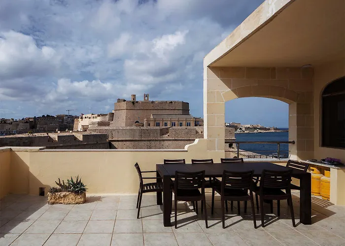 Mariette - Large Terrace - Grand Harbour View